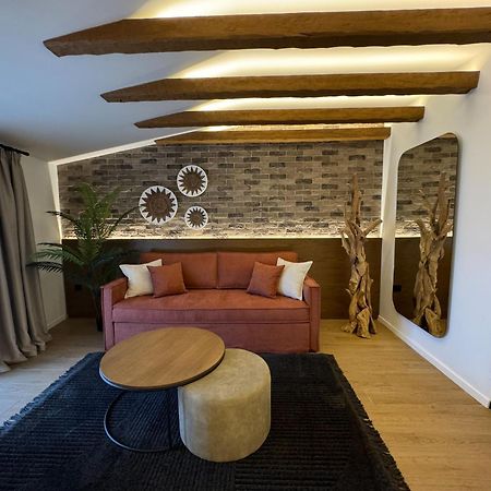 Urban Gem In The Heart Of Naoussa A Stylish Escape Apartment Naousa  Екстериор снимка