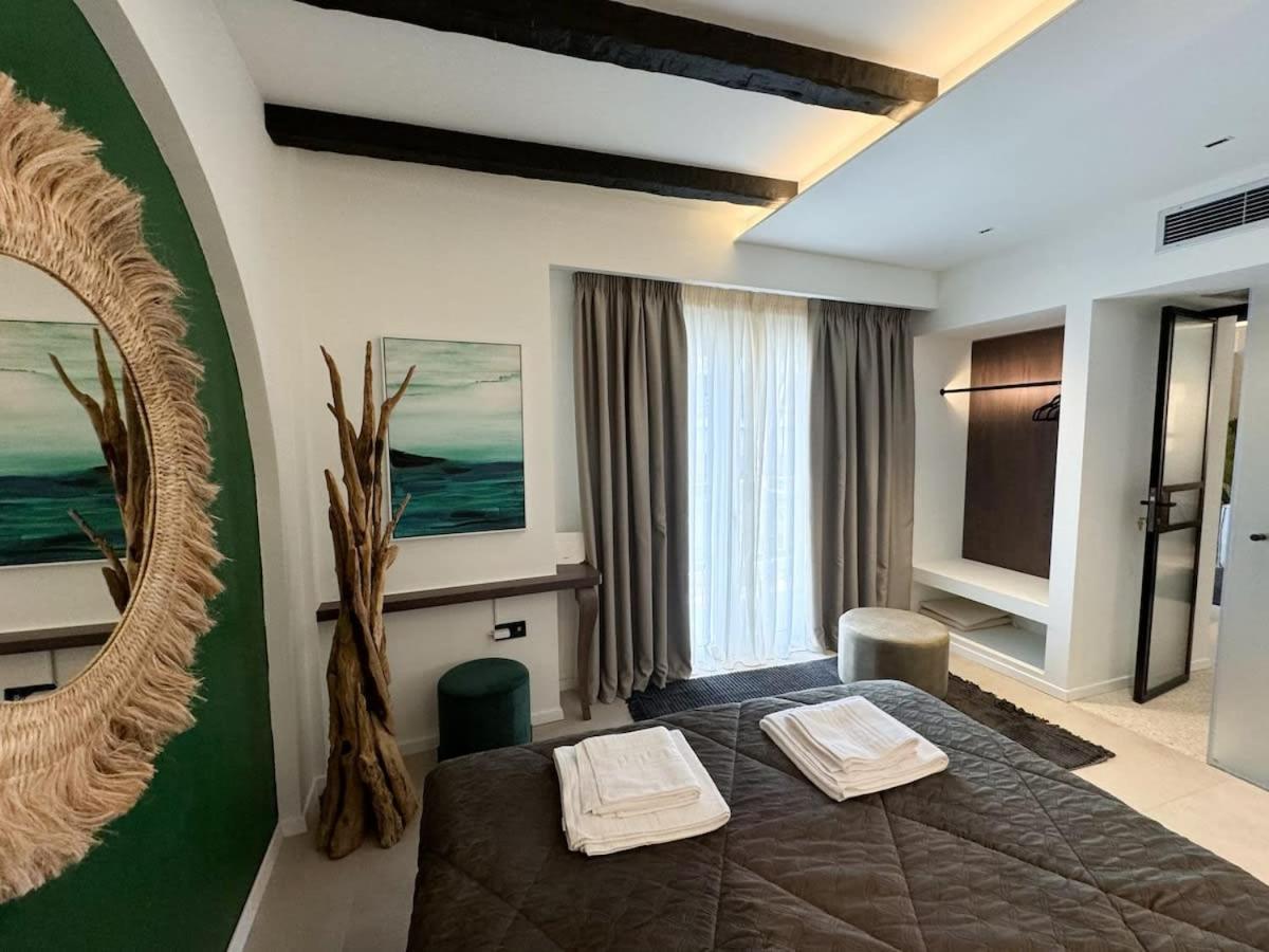 Urban Gem In The Heart Of Naoussa A Stylish Escape Apartment Naousa  Екстериор снимка